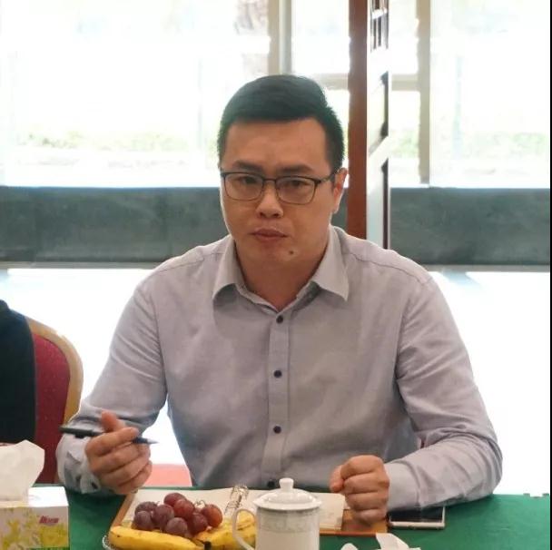 招生办主任黄伟新发言